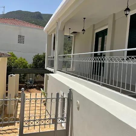 Anna's House * Leonidio